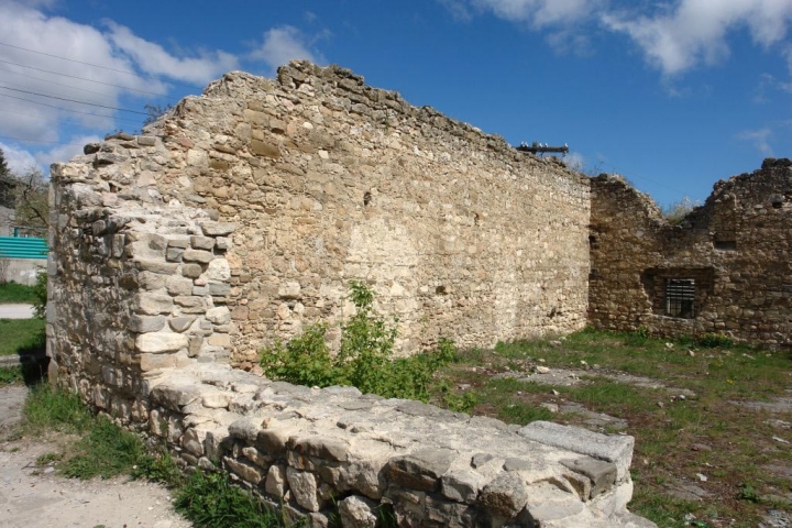 Руины мечети Бейбарса в Крыму