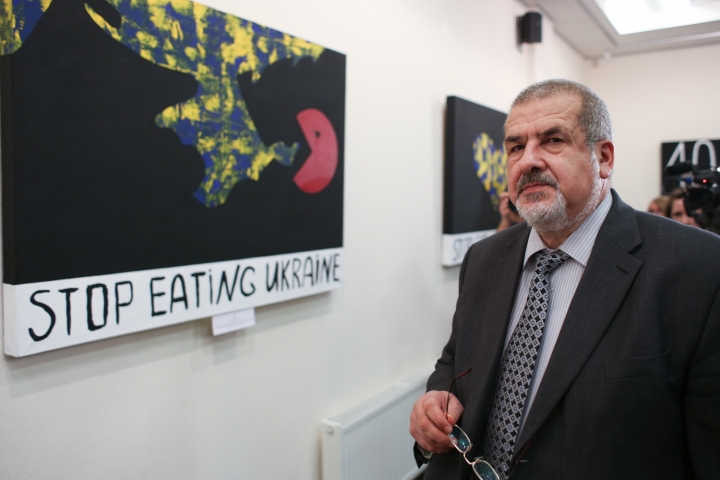 Крымскотатарские лидеры посетили выставку российского оппозиционера