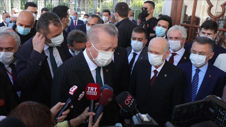 ©️АА: Президент Турции Реджеп Тайип Эрдоган - подход к прессе 24.07.2020г. после первой пятничной молитвы в Айя-Софии и посещении гробницы султана Мехмета II Завоевателя в Стамбуле