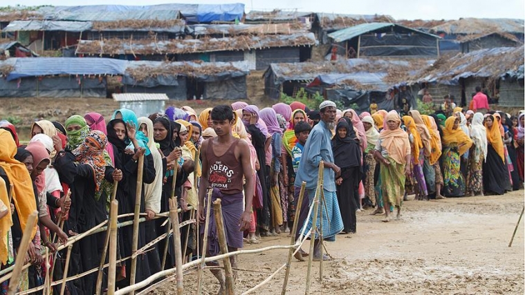 Тысячи рохинджа ожидают разрешения на пересечение границы с Бангладеш
