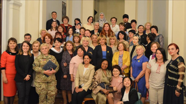 Ukrainian deputy pledges support for all-women convoy