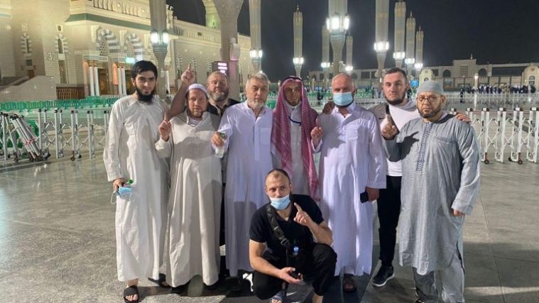 Группа этнических украинцев-мусульман отправились в малое паломничество в Мекку