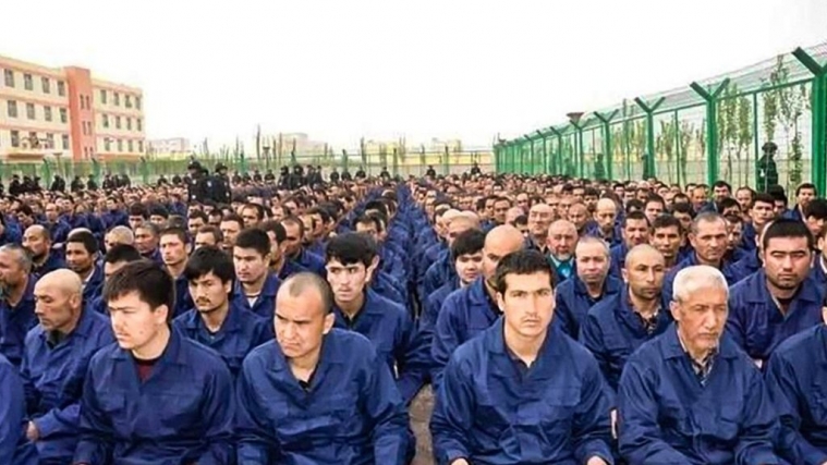 Пересування та розмови уйгурів відстежуються всередині та за межами Китаю