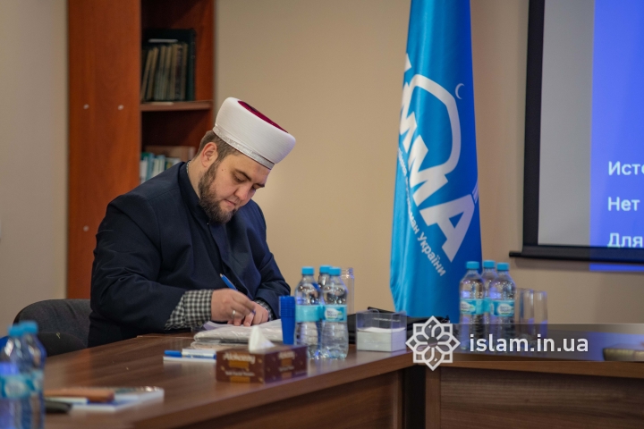 У нового муфтия Мурата Сулейманова серьезное религиозное образование