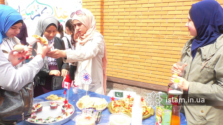 Виручку від весняного ярмарку гімназисти хочуть віддати як садака в Рамадан