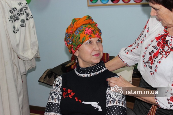 Многие из украинских национальных костюмов соответствуют определению хиджаба