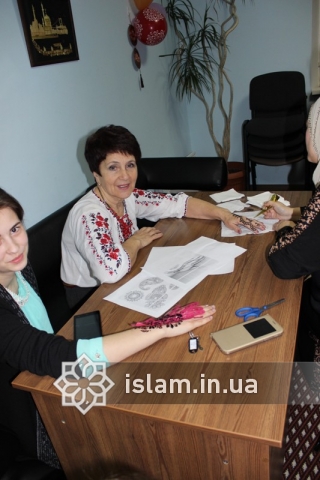 Многие из украинских национальных костюмов соответствуют определению хиджаба