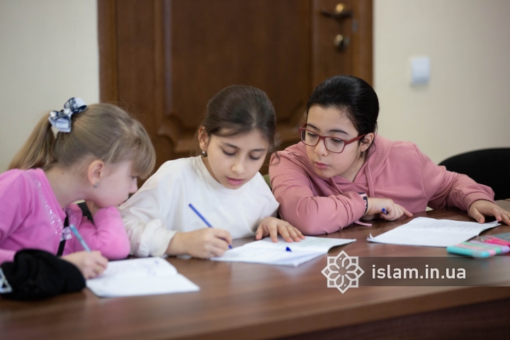 Лига мусульманок Украины завершила 2021 год интересными мероприятиями для детей и подростков