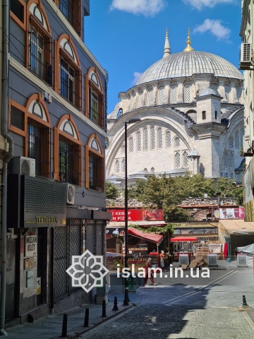  місто мечетей, різноманітності та можливостей