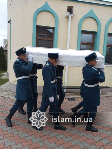 У Харкові попрощалися з загиблим захисником України, мусульманином Алхасли Алі Наіб-огли