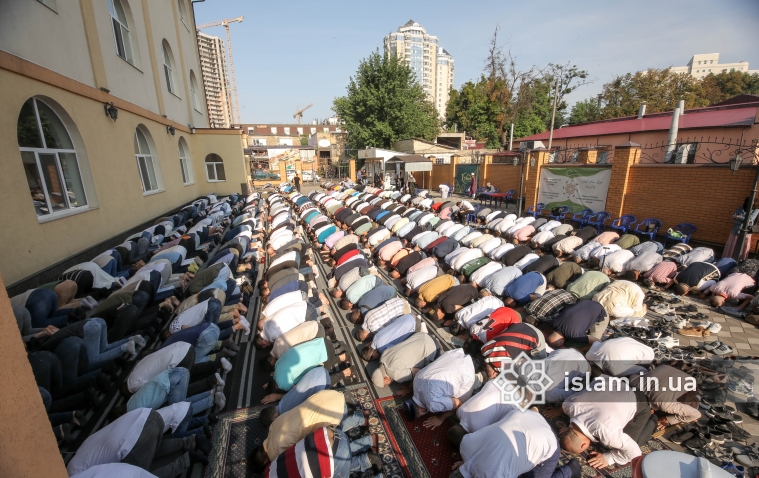 Как украинские мусульмане праздновали Курбан-байрам (фоторепортаж) 