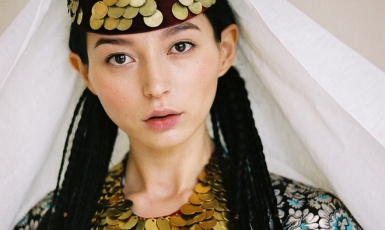  Історія кримськотатарського традиційного одягу очима американської журналістки Vogue