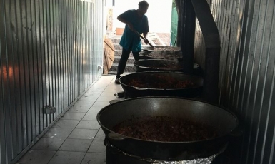Мирзохид Сатволдиев — повар, который в одиночку каждый день готовит ифтар на 800 человек