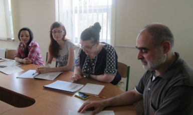 Все більше людей прагнуть оволодіти арабською мовою