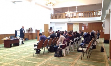 Стереотипы и мифы препятствуют сближению и совместному сотрудничеству: студенты православной академии посетили мечеть в Кишеневе