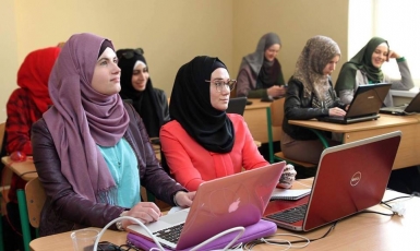 Composition and Visual Design for Muslim Women: Both Participants and Teachers Learned Something New