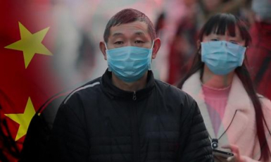 Граждане носят медицинские маски в противоепидемических целях