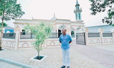 К Рамадану в ОАЄ христианин-предприниматель подарил рабочим мечеть