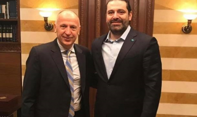 Прем’єр-міністр Лівану отримав у подарунок книгу з історії України арабською мовою