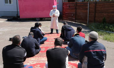 © ️Луганская ОГА: 15.05.2020. Северодонецк, мечеть ИКЦ «Бисмилля». Молитва о жертвах депортации крымскотатарского народа