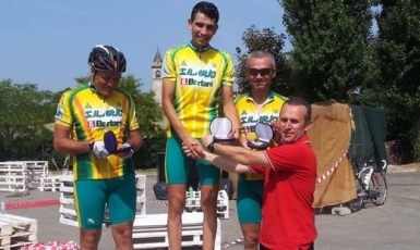 Крымский татарин выиграл велогонку и побил мировой рекорд