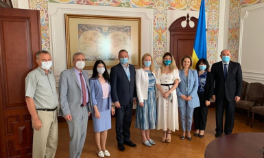 фейсбук: Еміне Джапарова на першій зустрічі з керівниками секторів Національної комісії України у справах ЮНЕСКО: