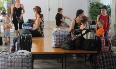 Переселенцям з Криму і Донбасу можуть збільшити суми соцдопомоги