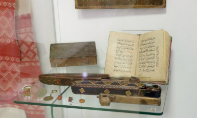 Во Львовском музее истории религии можно увидеть рукописные Кораны XVII — XIX вв.