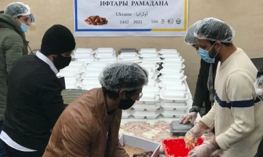Українські мусульмани в Рамадан не припиняють допомагати нужденним