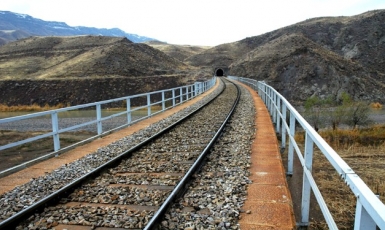 Украинские специалисты проложат железнодорожные пути в Иране