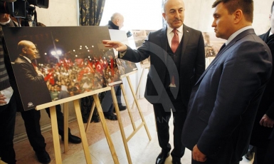 В Киеве экспонируется фотовыставка о событиях 15 июля в Турции