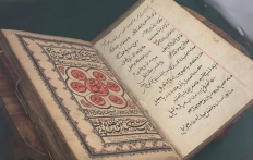 У Золочівському замку відкрилася виставка «Книги, що пережили час. Корани»