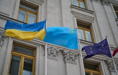 В Україні відзначили День кримськотатарського прапора