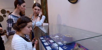 Уникальная коллекция предметов крымскотатарского искусства представлена в Киеве