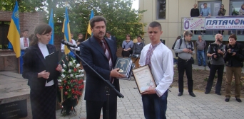 Кримськотатарський центр «Куреш» проводить літературний конкурс серед учнівської молоді