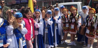 Ансамбль «Къырым айлеси» выступал в Турции под украинским и крымскотатарским флагами