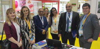 ©️East-Fruit: Украинское ООО «Никдария» (TM iBerry) и Farzana Trading из ОАЭ на выставке WOP Dubai 2019 подписали соглашение о регулярных авиапоставках украинской голубики 