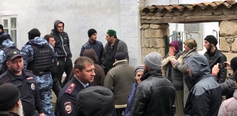 «Human Rights Watch»: російська влада в окупованому Криму продовжує переслідувати кримських татар за безпідставними звинуваченнями 
