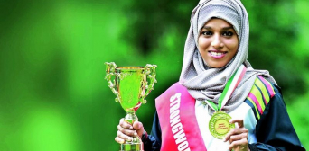 Мусульманка стала чемпіонкою у трьох видах спорту