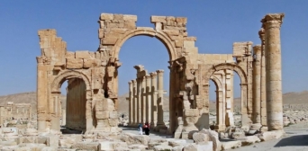 Бойовики ІГ підірвали Тріумфальну арку в стародавній Пальмірі