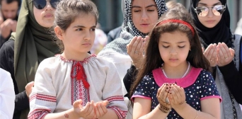 Мусульмани провели молитву за дітей-жертв військових агресій