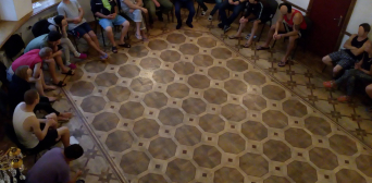 © ️Альраід: 26.07.2018 р. Імам мечеті ІКЦ Дніпра на запрошення МАА відвідав одне із зібрань для молоді, що позбувається алко- і наркозалежності