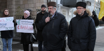 Рефат Чубаров: Ті, що прийшли до мечеті з облавою — то були рідні брати російських ФСБшників