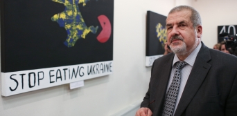 Крымскотатарские лидеры посетили выставку российского оппозиционера
